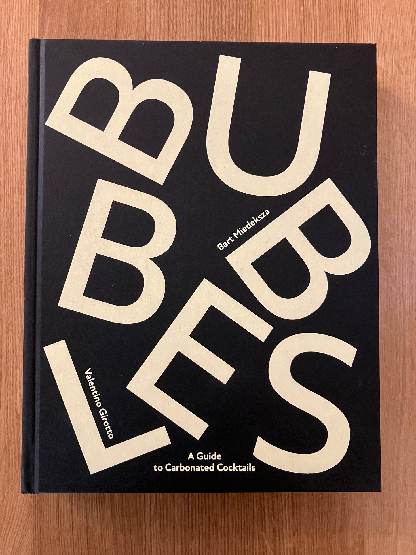 Bubbles: A Guide to Carbonated Cocktails